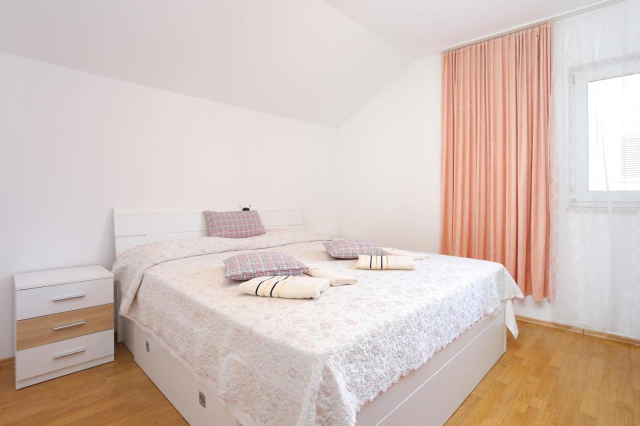 Family Friendly With A Swimming Pool - 21026 Appartement Split